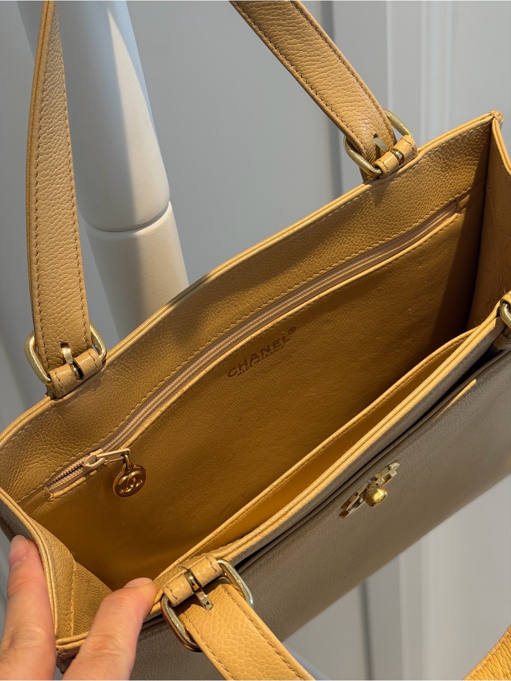 Chanel Tote Bag (beige) - Picture 7 of 17